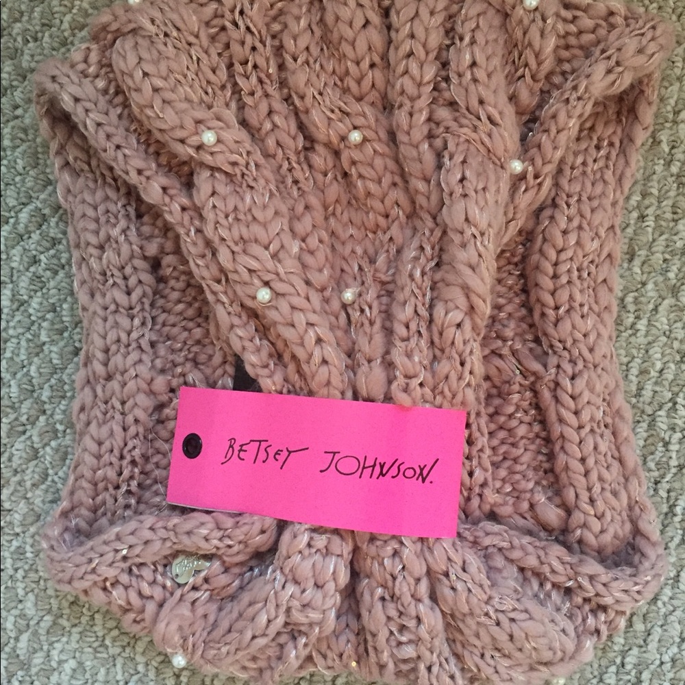 Betsey Johnson Cowl Scarf - Picture 1 of 3